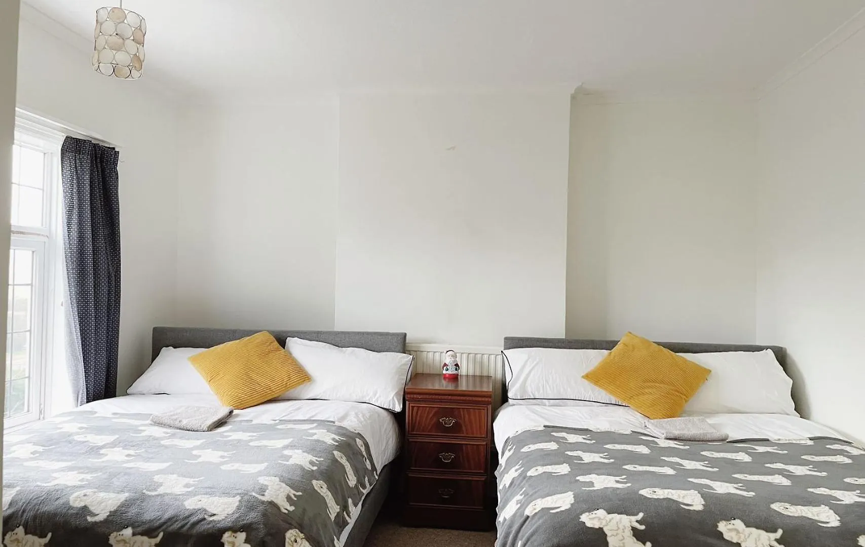 Private Triple Rooms With Free Parking Trumpington 홈스테이